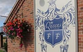 The Queens At Horton